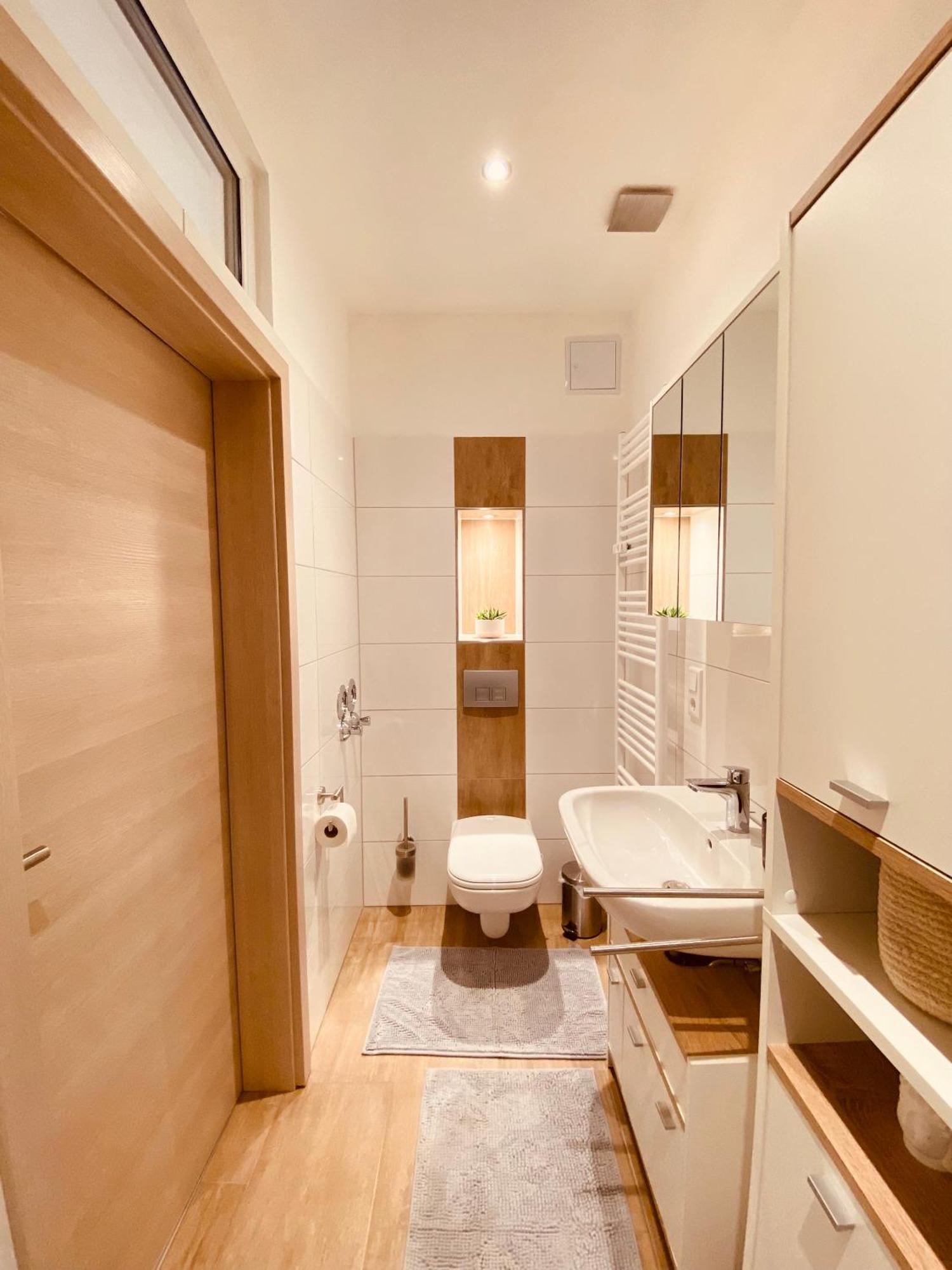 Hochwertige Ferienwohnung Mit 7Qm Balkon, Netflix, Kaffeeautomat, Rainshower Bad Цвиккау Экстерьер фото